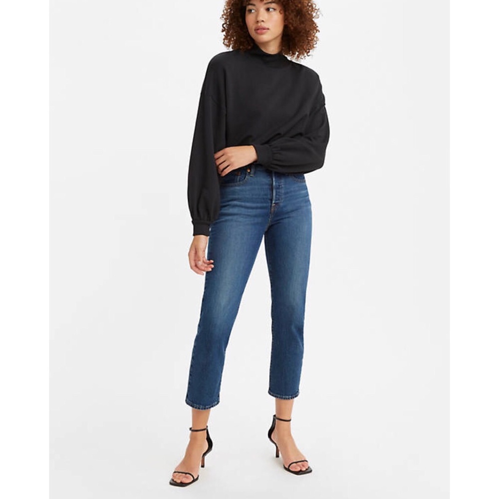 Levi Wedgie-Straight NWT